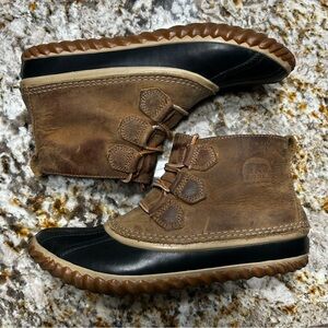 Sorel Out N About Duck Boot Brown and Black Waterproof Womens Size 9 NL2133-286